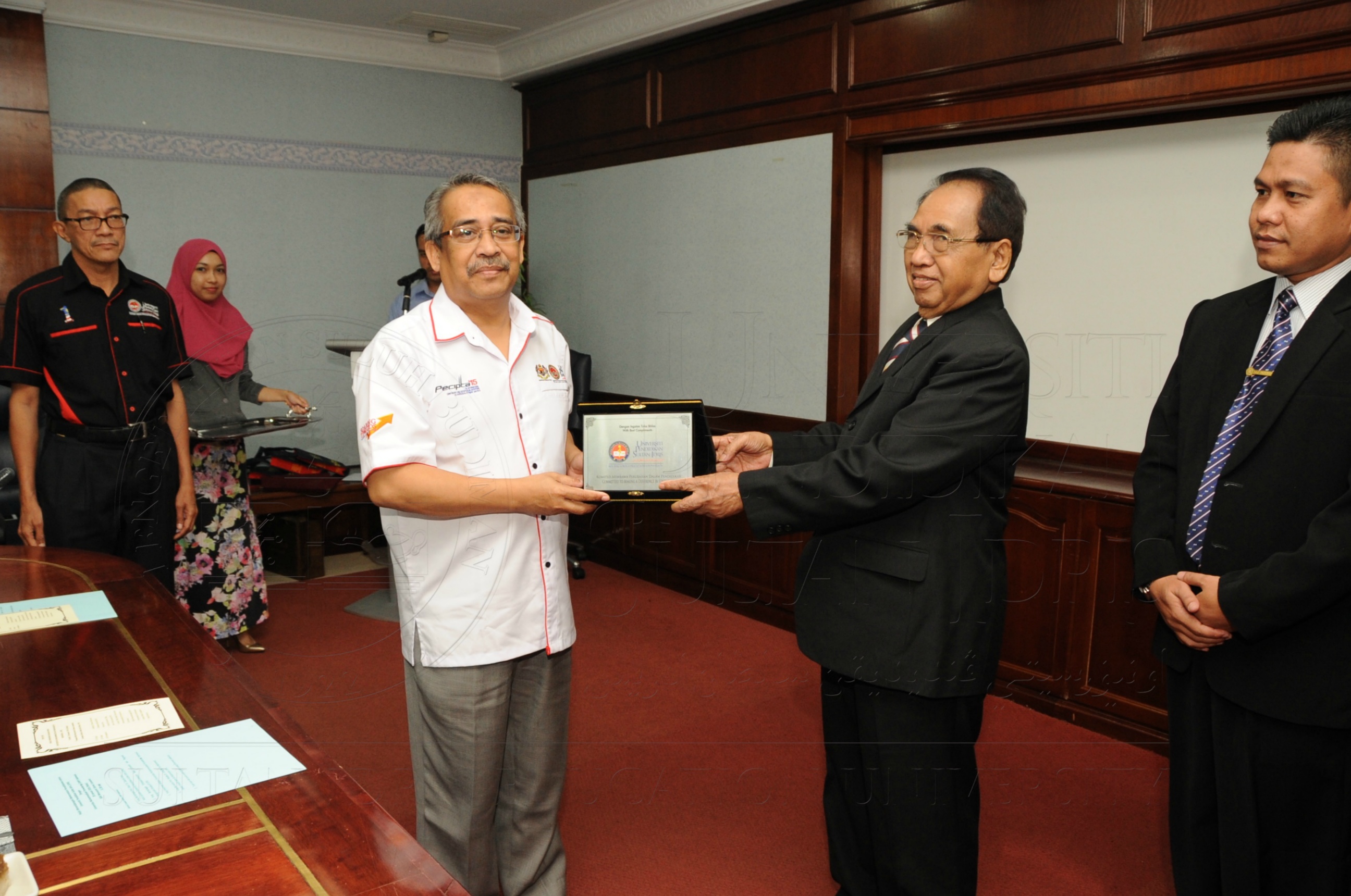 PRO16 6 Mou HAS 7900